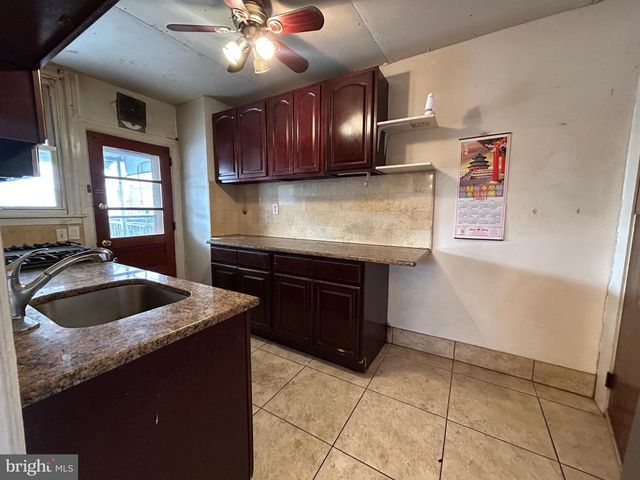 7502 PARKVIEW RD, Upper Darby, PA 19082