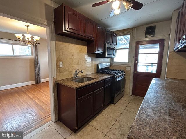 7502 PARKVIEW RD, Upper Darby, PA 19082