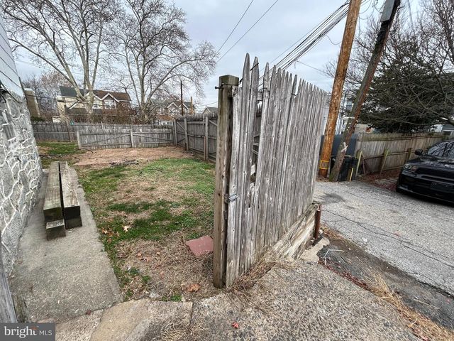 7502 PARKVIEW RD, Upper Darby, PA 19082