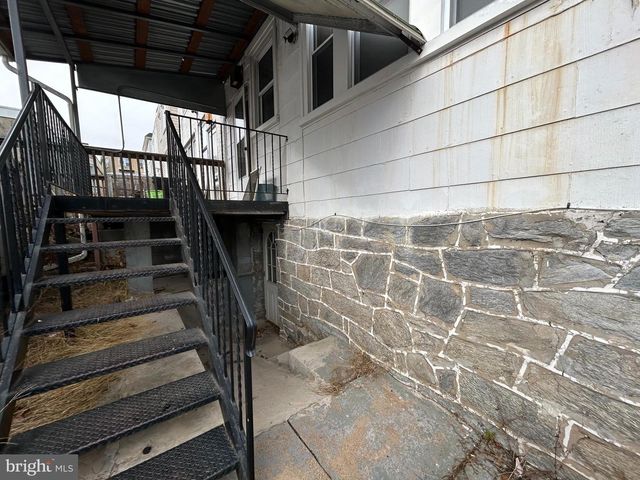 7502 PARKVIEW RD, Upper Darby, PA 19082