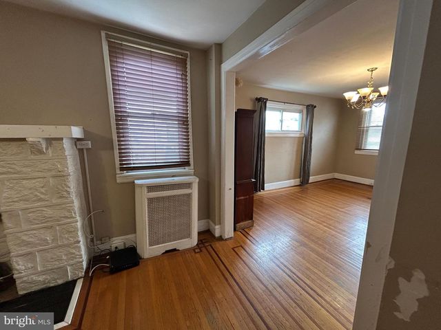 7502 PARKVIEW RD, Upper Darby, PA 19082