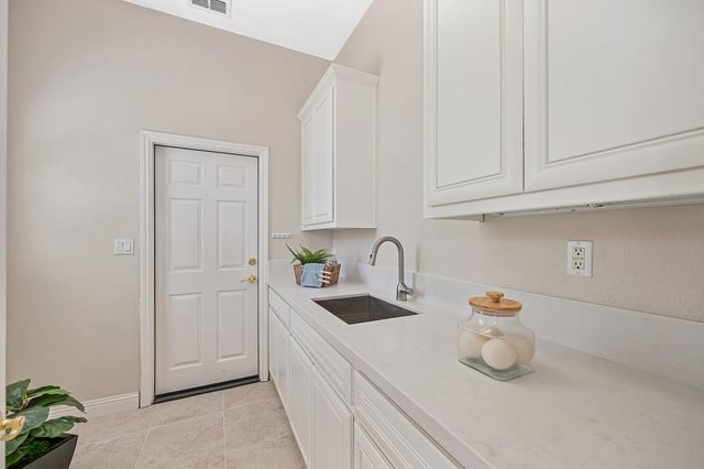 4019 Royal Troon Dr, El Dorado Hills, CA 95762