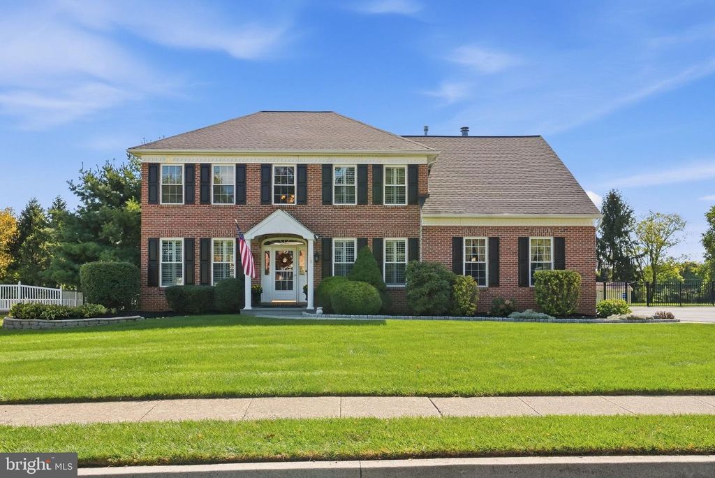 1028 COTTONWOOD DR, COLLEGEVILLE, PA 19426 — photo 2