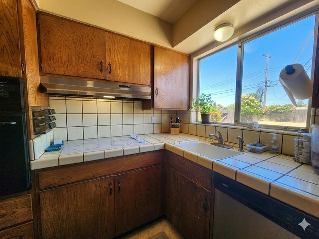 5011 North Pkwy, Sacramento, CA 95823