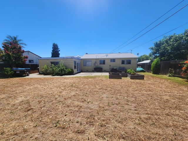 5011 North Pkwy, Sacramento, CA 95823