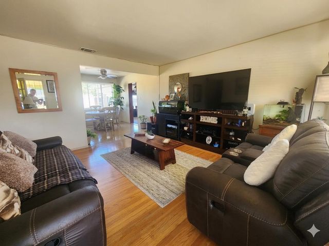 5011 North Pkwy, Sacramento, CA 95823