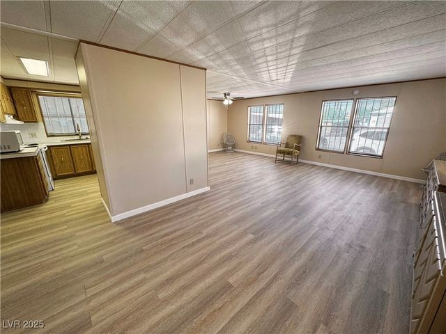 311 West FERNDELL Street, Pahrump, NV 89048