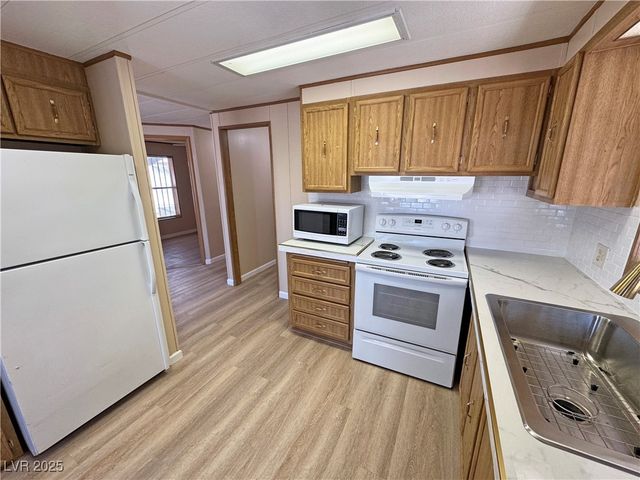 311 West FERNDELL Street, Pahrump, NV 89048