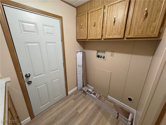 311 West FERNDELL Street, Pahrump, NV 89048