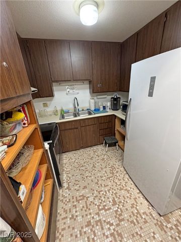 311 West FERNDELL Street, Pahrump, NV 89048