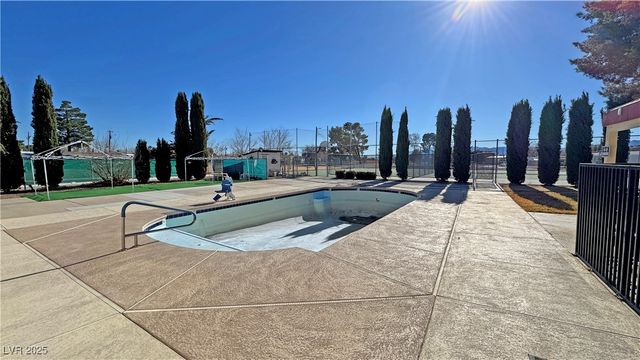 311 West FERNDELL Street, Pahrump, NV 89048