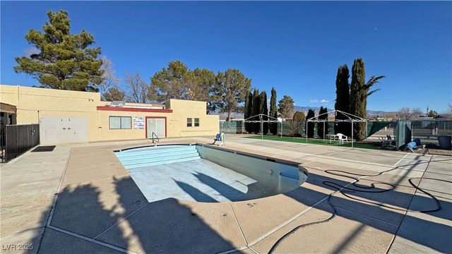 311 West FERNDELL Street, Pahrump, NV 89048