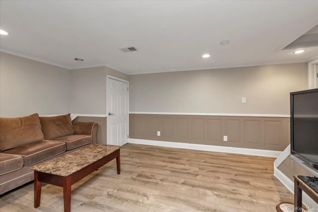 5 Wilfred Boulevard, Hicksville, NY 11801