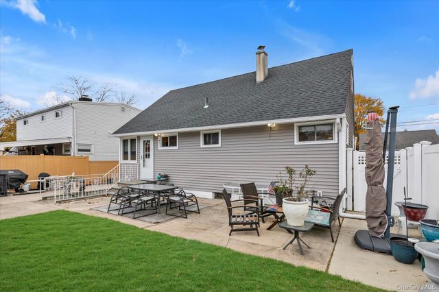 5 Wilfred Boulevard, Hicksville, NY 11801