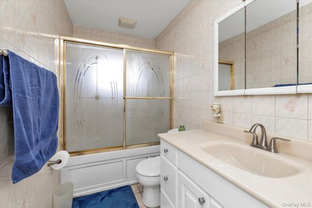 5 Wilfred Boulevard, Hicksville, NY 11801