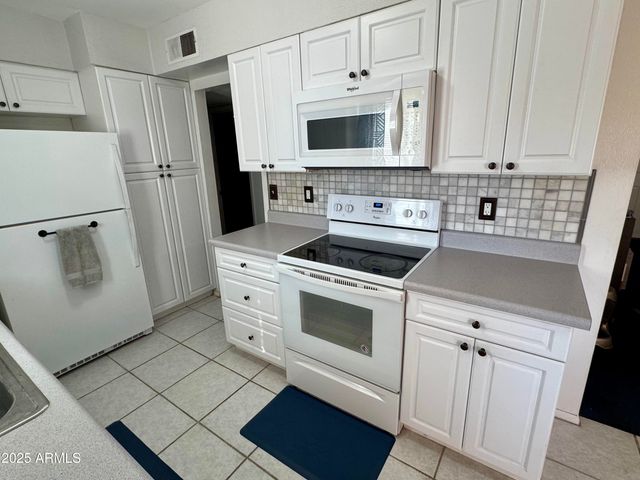 2029 W SUNNYSIDE Avenue, Phoenix, AZ 85029