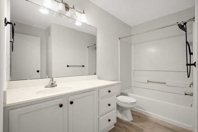 7637 Century Boulevard, Chanhassen, MN 55317
