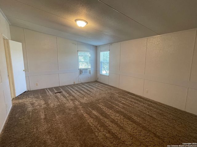 251 County Road 246, Hondo, TX 78861