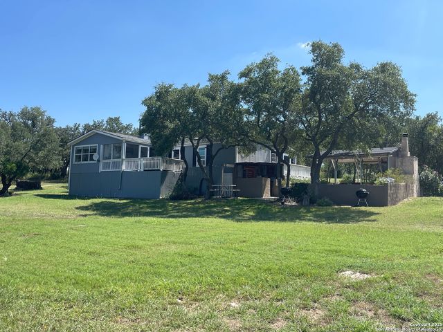 251 County Road 246, Hondo, TX 78861