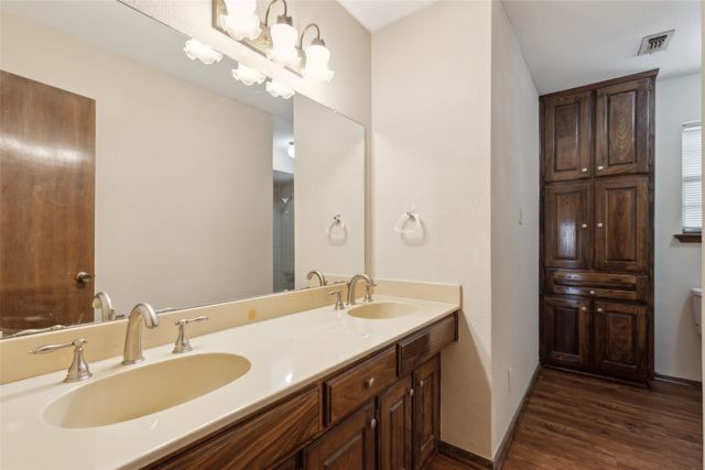 1878 Trail Ridge Drive, Lewisville, TX 75077