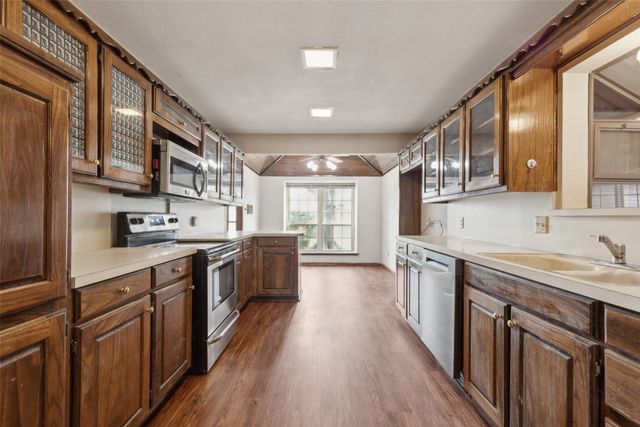 1878 Trail Ridge Drive, Lewisville, TX 75077