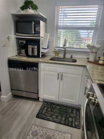 8891 Sunrise Lakes Blvd 302, Sunrise, FL 33322