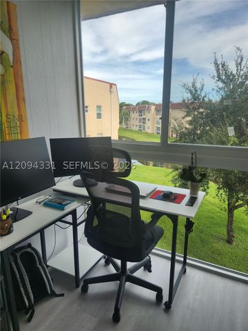 8891 Sunrise Lakes Blvd 302, Sunrise, FL 33322