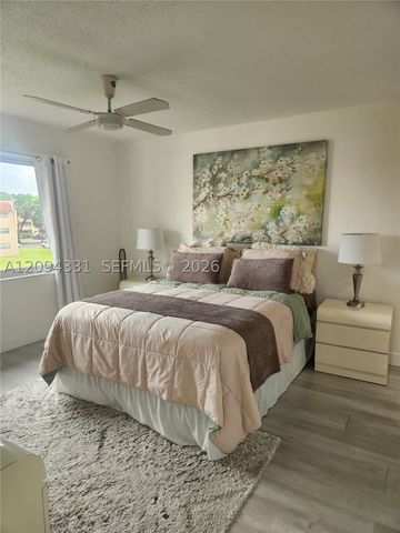 8891 Sunrise Lakes Blvd 302, Sunrise, FL 33322