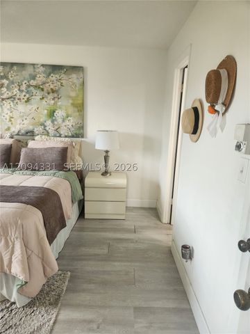 8891 Sunrise Lakes Blvd 302, Sunrise, FL 33322