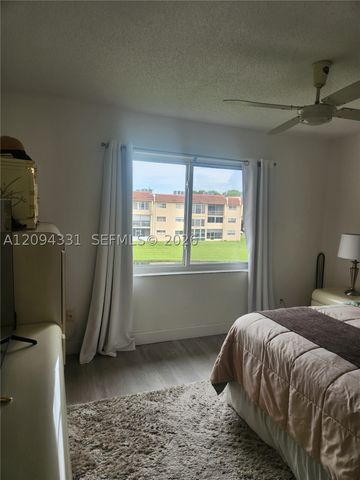 8891 Sunrise Lakes Blvd 302, Sunrise, FL 33322