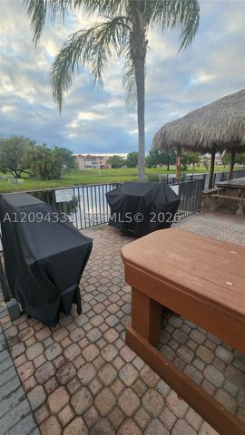 8891 Sunrise Lakes Blvd 302, Sunrise, FL 33322