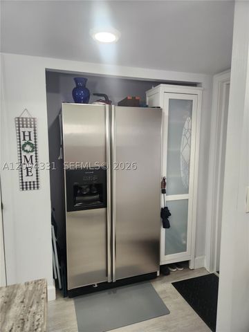 8891 Sunrise Lakes Blvd 302, Sunrise, FL 33322