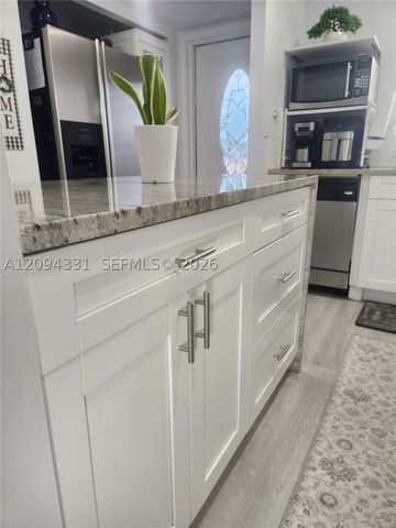 8891 Sunrise Lakes Blvd 302, Sunrise, FL 33322
