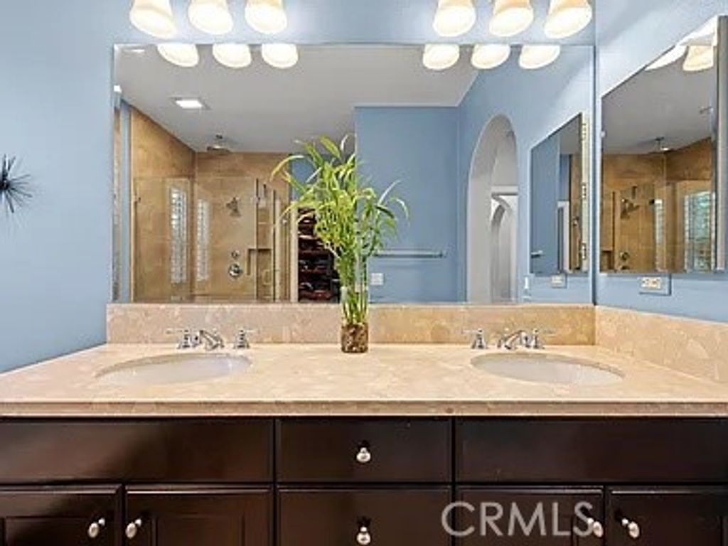 Image 11 of property listing at 46 Pawprint, Irvine, CA 92618