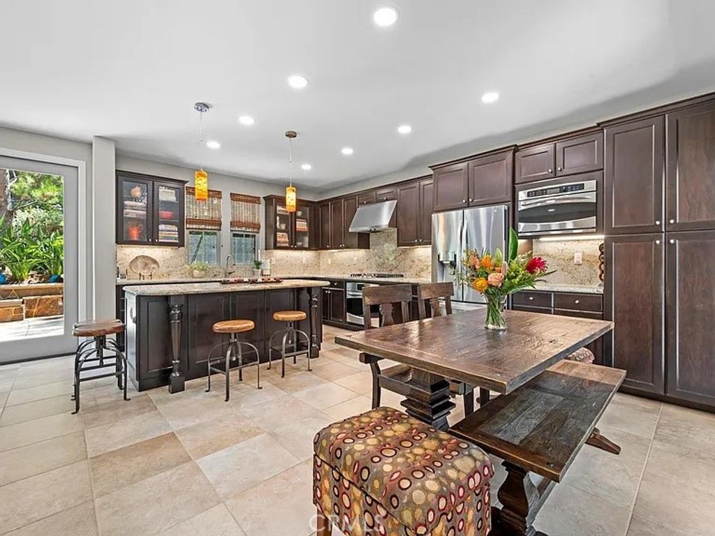 Image 2 of property listing at 46 Pawprint, Irvine, CA 92618