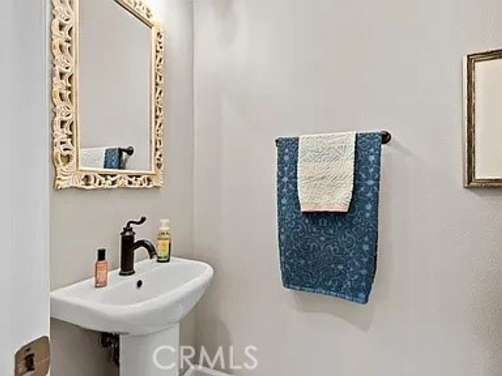Image 23 of property listing at 46 Pawprint, Irvine, CA 92618