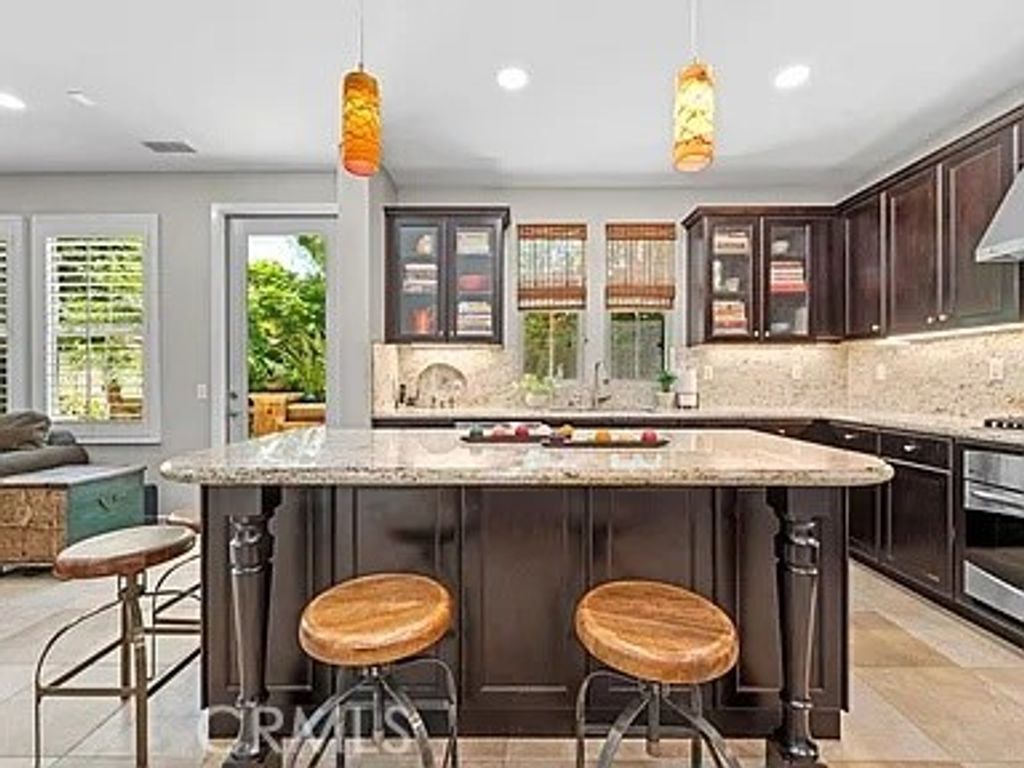 Image 3 of property listing at 46 Pawprint, Irvine, CA 92618