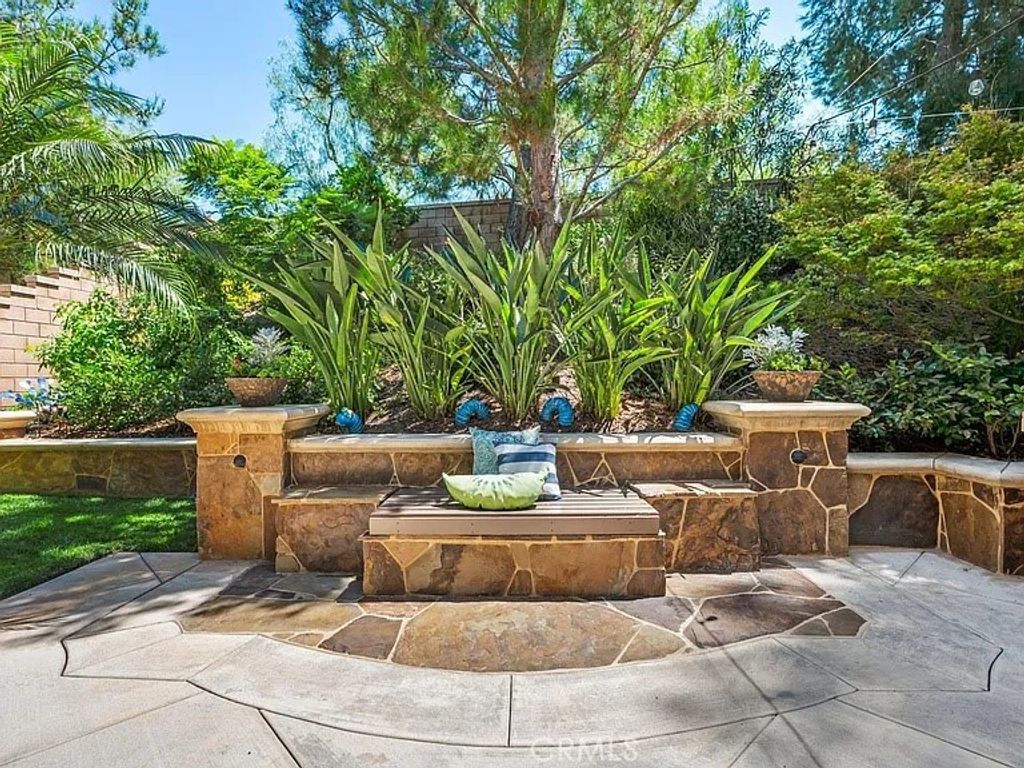 Image 31 of property listing at 46 Pawprint, Irvine, CA 92618