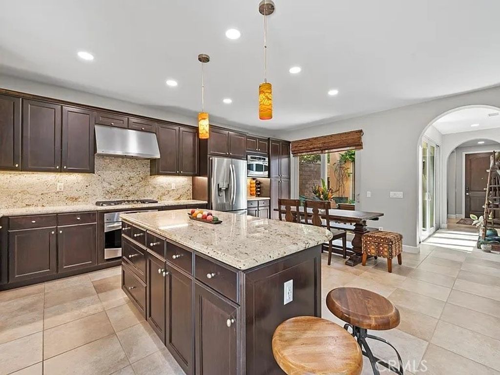 Image 5 of property listing at 46 Pawprint, Irvine, CA 92618