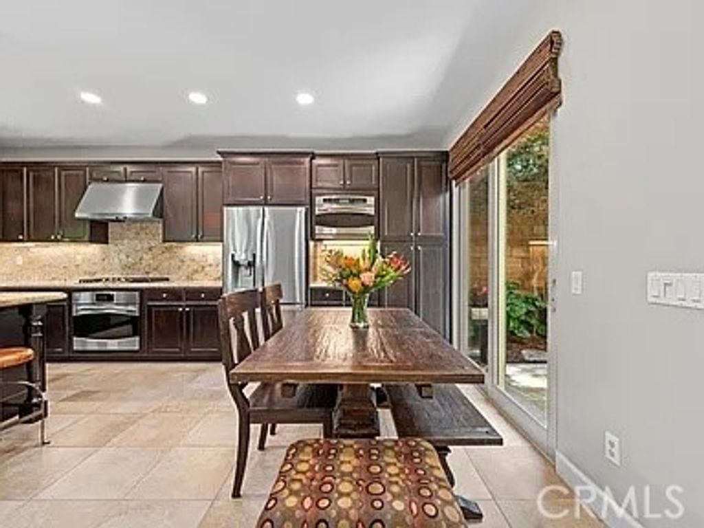 Image 6 of property listing at 46 Pawprint, Irvine, CA 92618