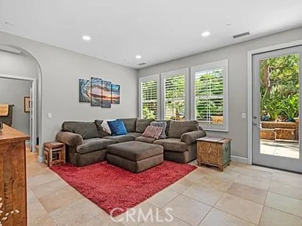 Image 8 of property listing at 46 Pawprint, Irvine, CA 92618
