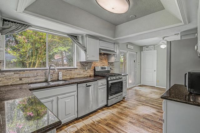 3235 Village Park Drive, Houston, TX 77339