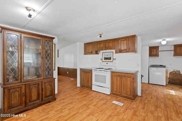 677 Berrys Creek Road, Beaufort, NC 28516