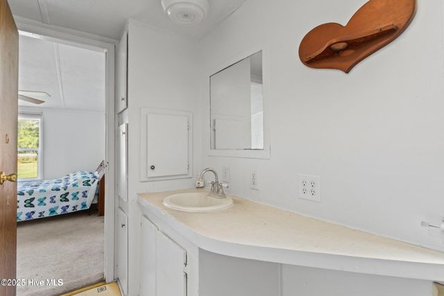 677 Berrys Creek Road, Beaufort, NC 28516