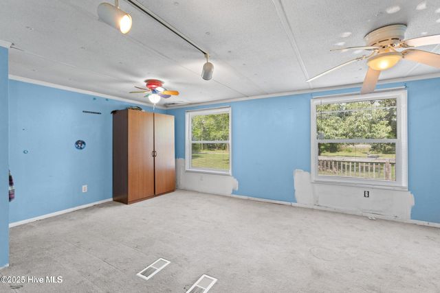 677 Berrys Creek Road, Beaufort, NC 28516