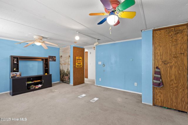 677 Berrys Creek Road, Beaufort, NC 28516