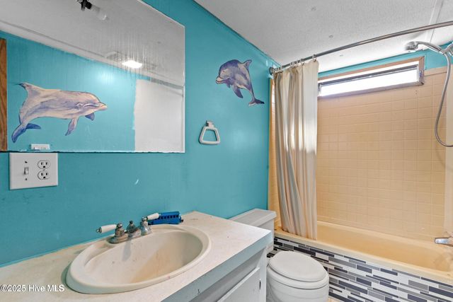 677 Berrys Creek Road, Beaufort, NC 28516