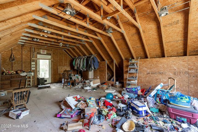 677 Berrys Creek Road, Beaufort, NC 28516