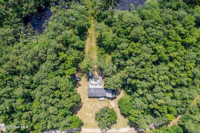 677 Berrys Creek Road, Beaufort, NC 28516