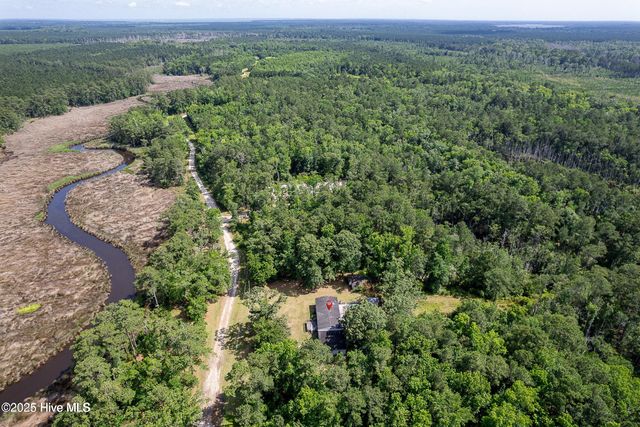 677 Berrys Creek Road, Beaufort, NC 28516